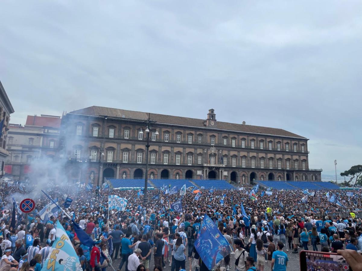 Casetta Piazza Plebiscito نابولي المظهر الخارجي الصورة