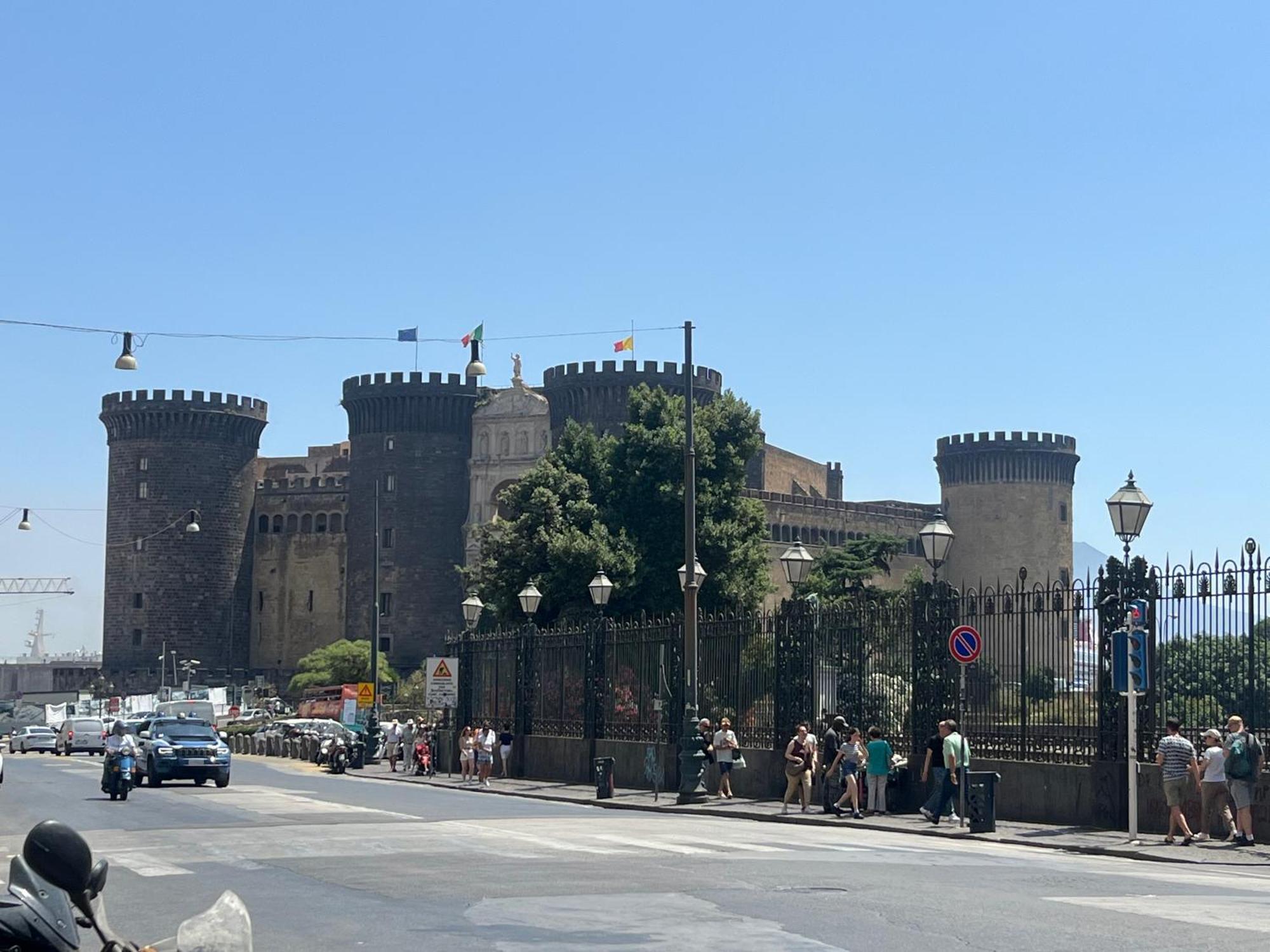 Casetta Piazza Plebiscito نابولي المظهر الخارجي الصورة